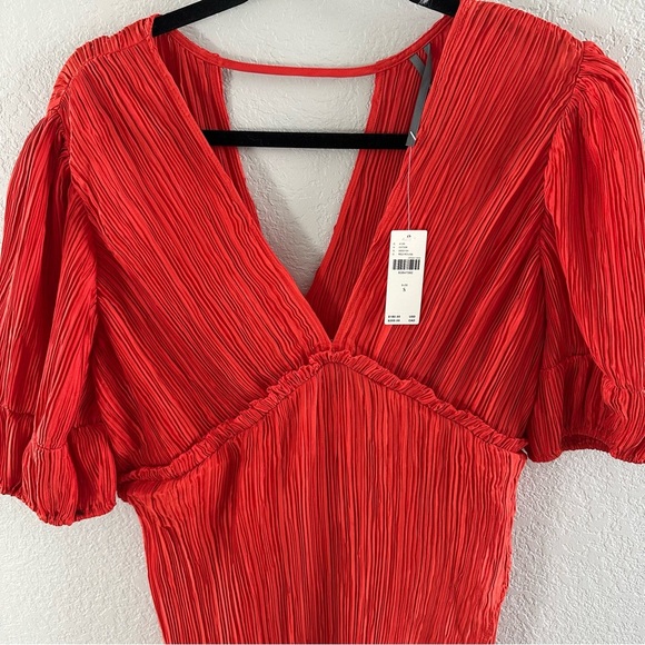 By Anthropologie NWT V-Neck Pleated Slim Midi Dress - Picture 4 of 8